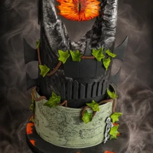 Gâteau tour de Sauron avec l'Œil, carte de la Terre du Milieu et lierre