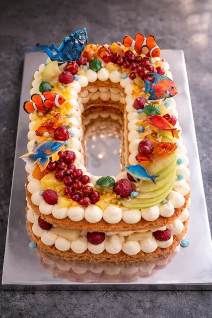 Number cake chiffre 0 décor poissons du Monde de Nemo et fruits frais